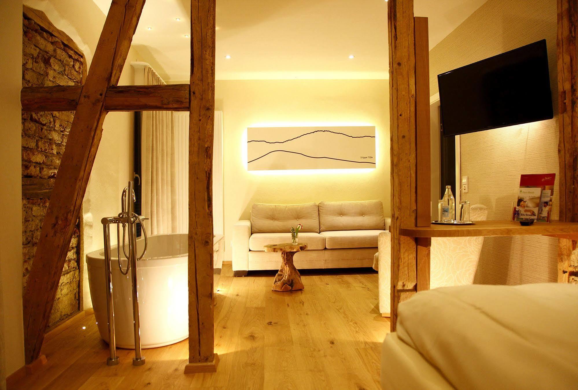 Flair Hotel Nieder Bestwig Buitenkant foto